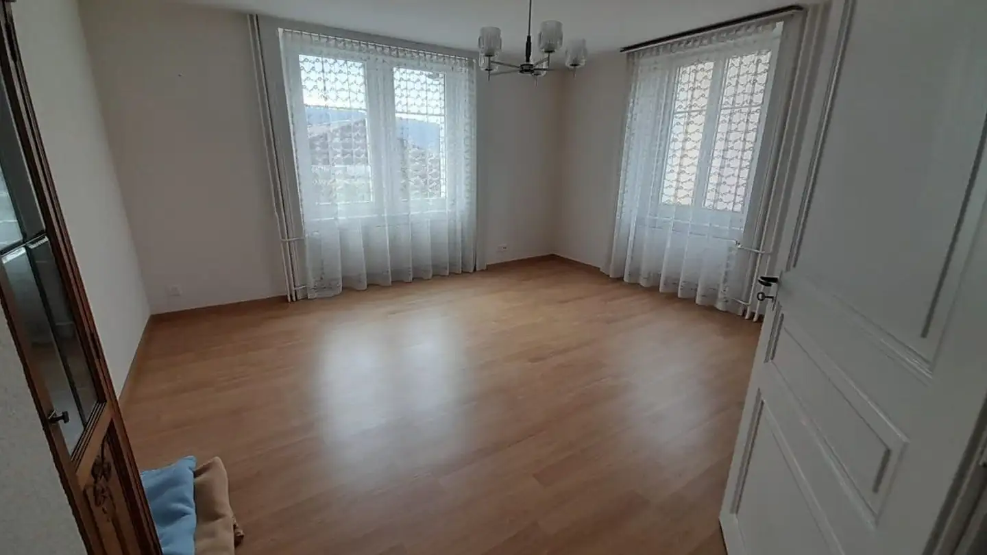 Wohnung mieten - Le Faubourg 12, 2056 Dombresson - Foto 2