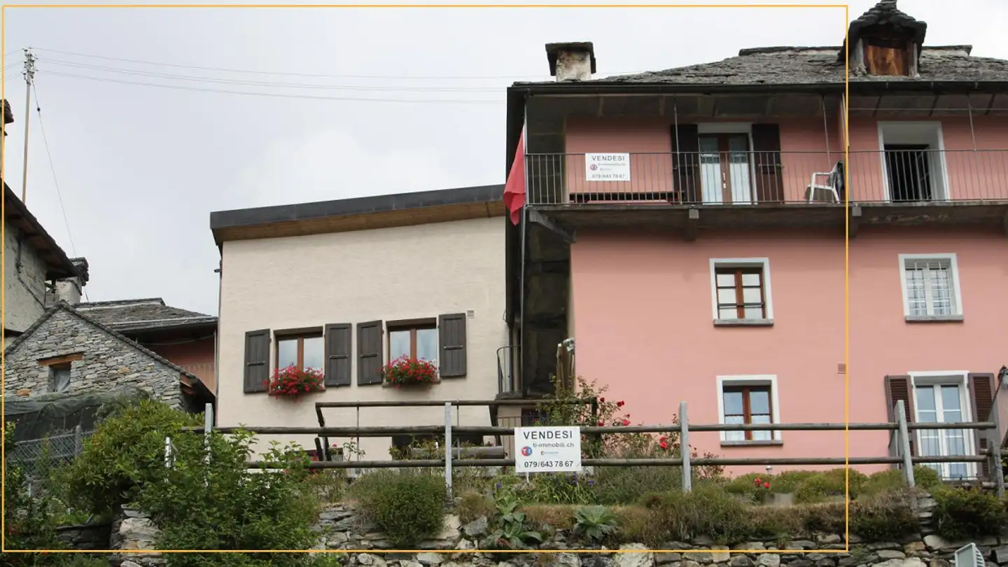 Residential building for sale - 6658 Borgnone