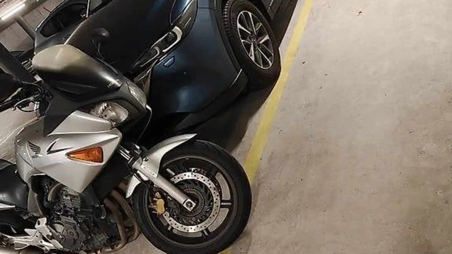 Tiefgaragenstellplatz mieten - Avenue du Clos d'Aubonne 16, 1814 La Tour-de-Peilz - Foto 4