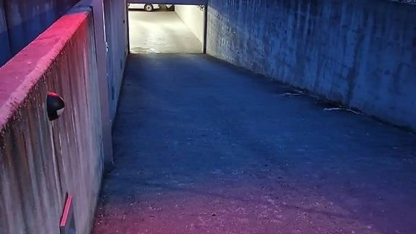 Tiefgaragenstellplatz mieten - Avenue du Clos d'Aubonne 16, 1814 La Tour-de-Peilz - Foto 2