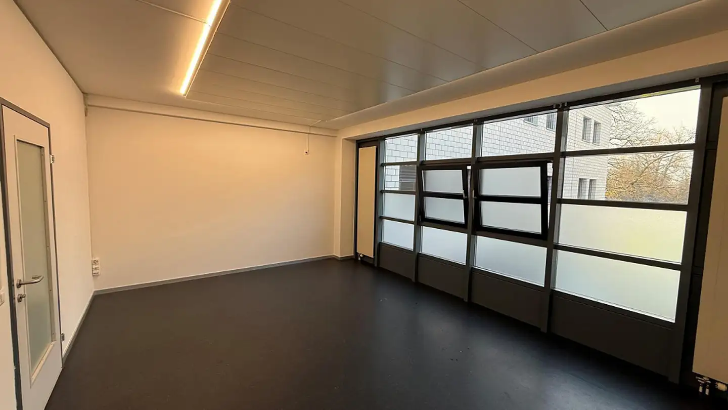 Office space for rent - Geissbüelstrasse 15, 8604 Volketswil - Photo 2