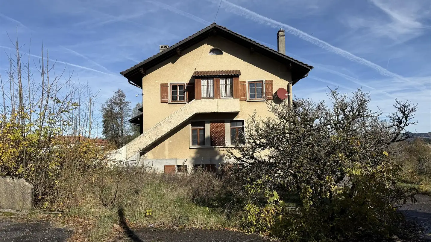 Residential building for sale - 1078 Essertes