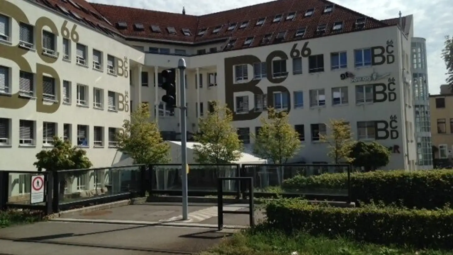 Place de parking souterraine à louer - Neugutstrasse 66, 8600 Dübendorf