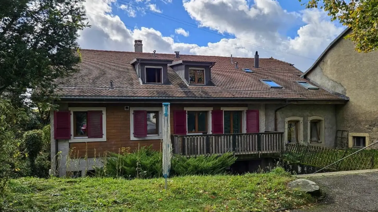 Residential building for sale - 1303 Penthaz