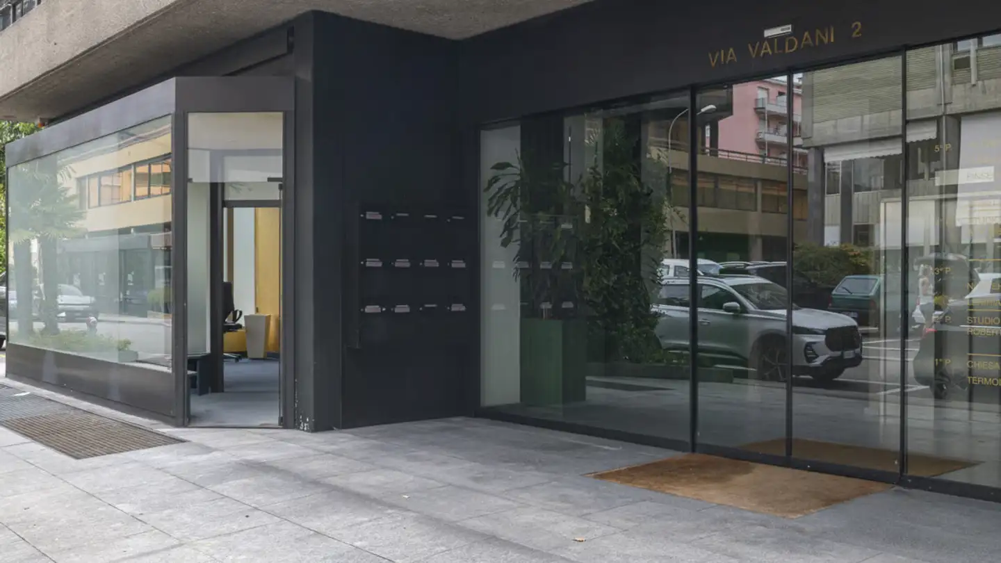 Shop for rent - 6830 Chiasso