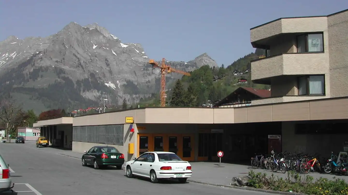 Negozio con vetrina in affitto - Bahnhofstrasse 9, 6390 Engelberg