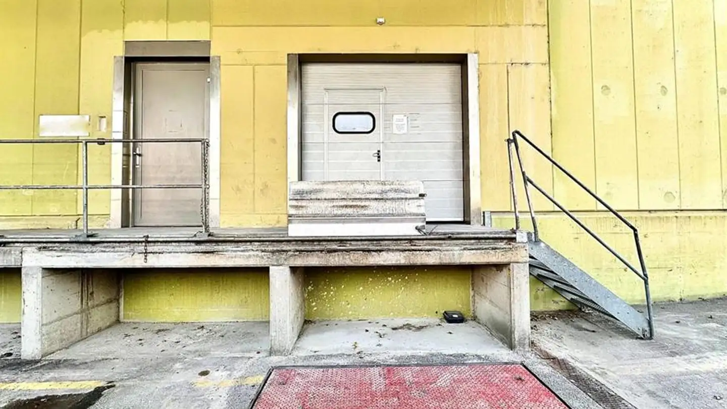 Mixed-use building for rent - 1920 Martigny