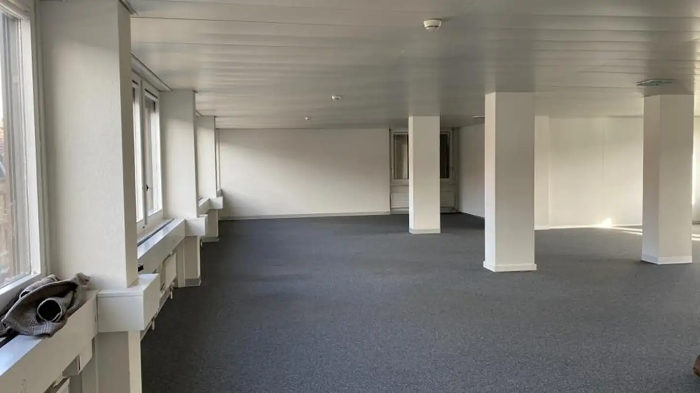 Mischgenutztes Gebäude mieten - Avenue Léopold-Robert 16, 2300 La Chaux-de-Fonds