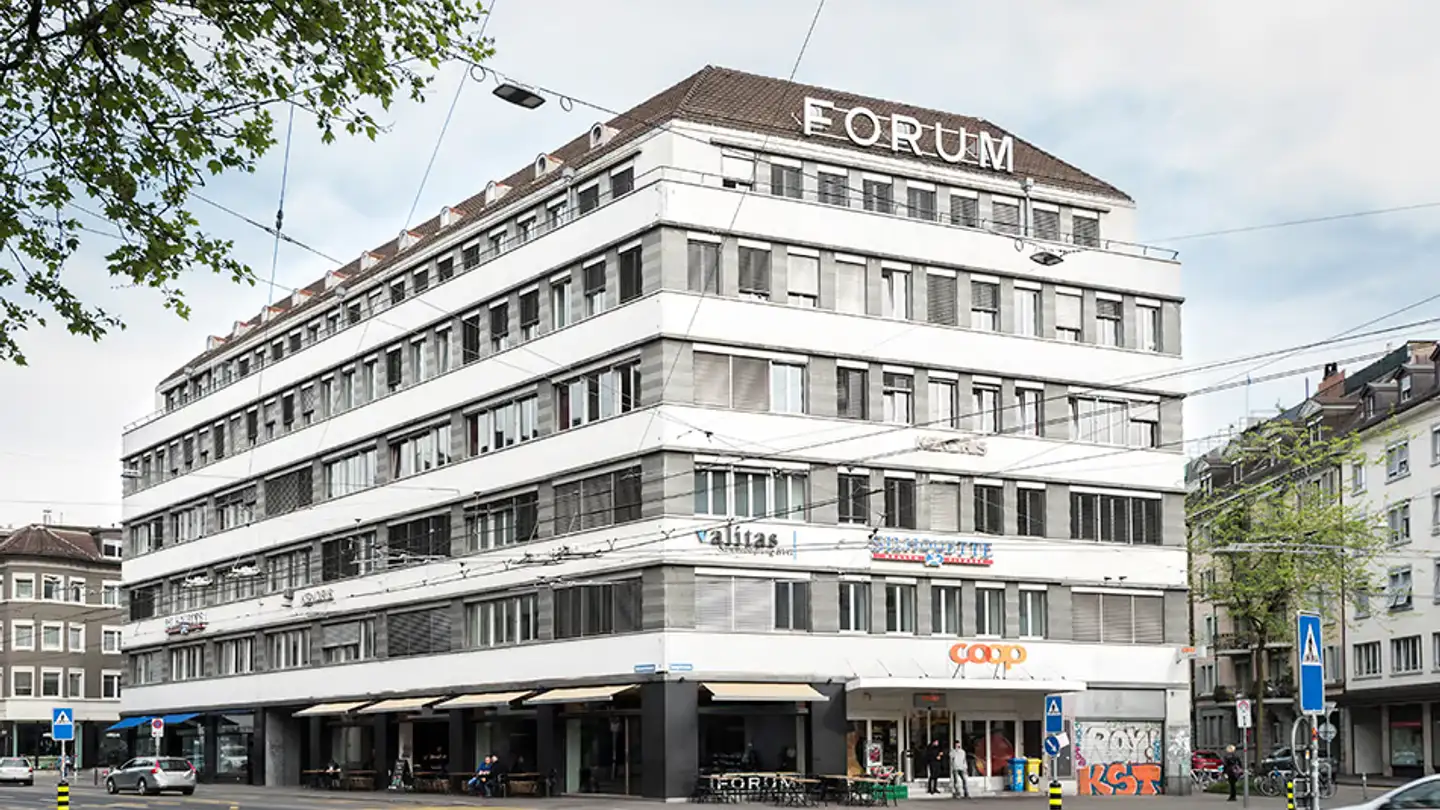 Place de parking souterraine à louer - Badenerstrasse 120, 8004 Zürich