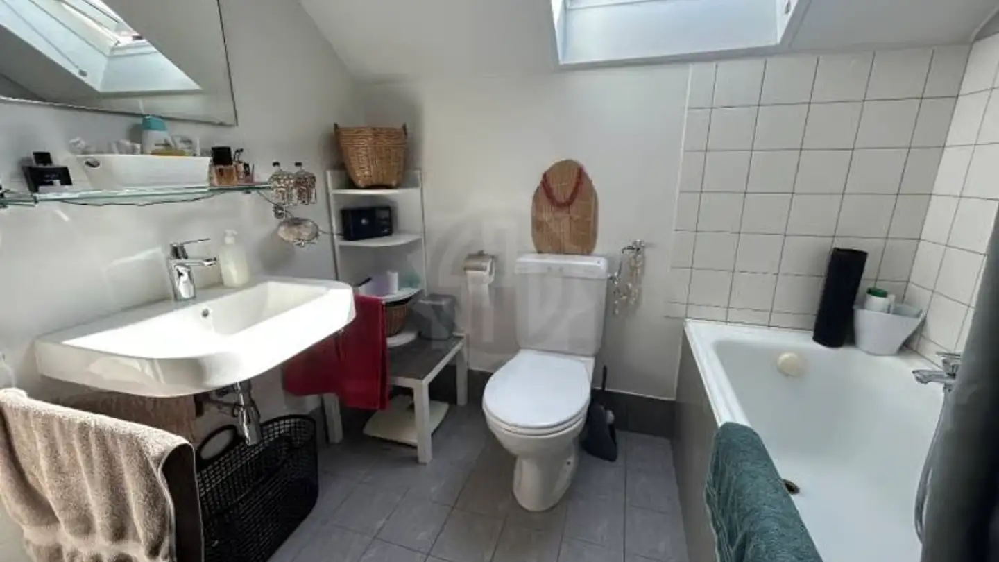 Single house for rent - Chemin De Borjod 14, 1020 Renens VD - Photo 4