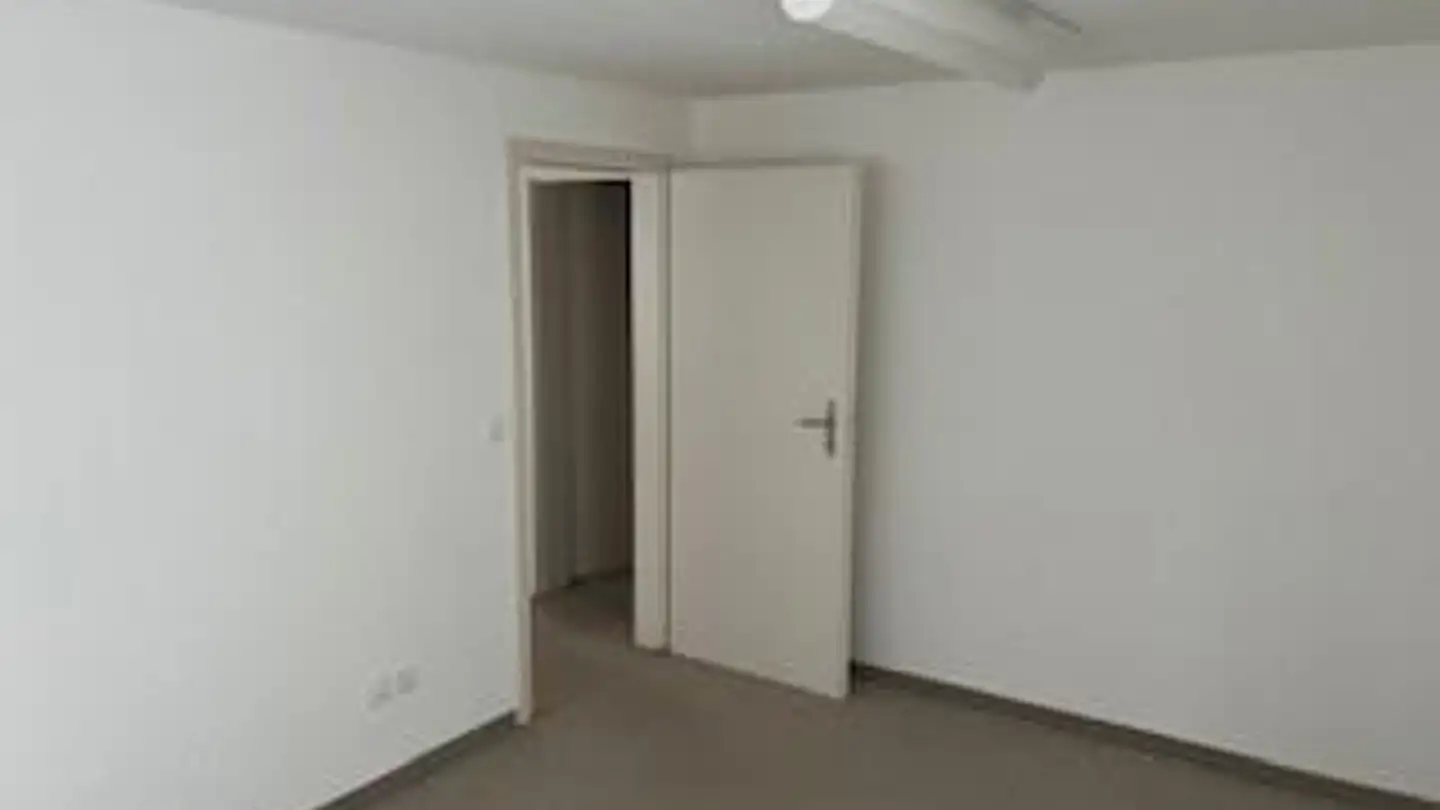 Mixed-use building for rent - Flurweg 3, 6440 Brunnen - Photo 2