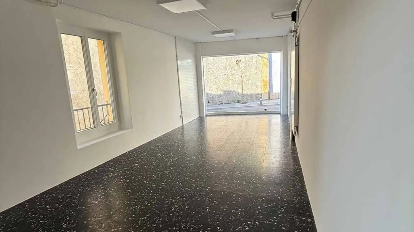 Office space for rent - 1422 Grandson - Photo 2