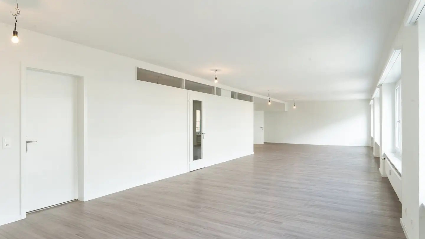 Industrial property for rent - Chemin Du Parc / Parkweg 10, 2502 Biel/Bienne - Photo 2