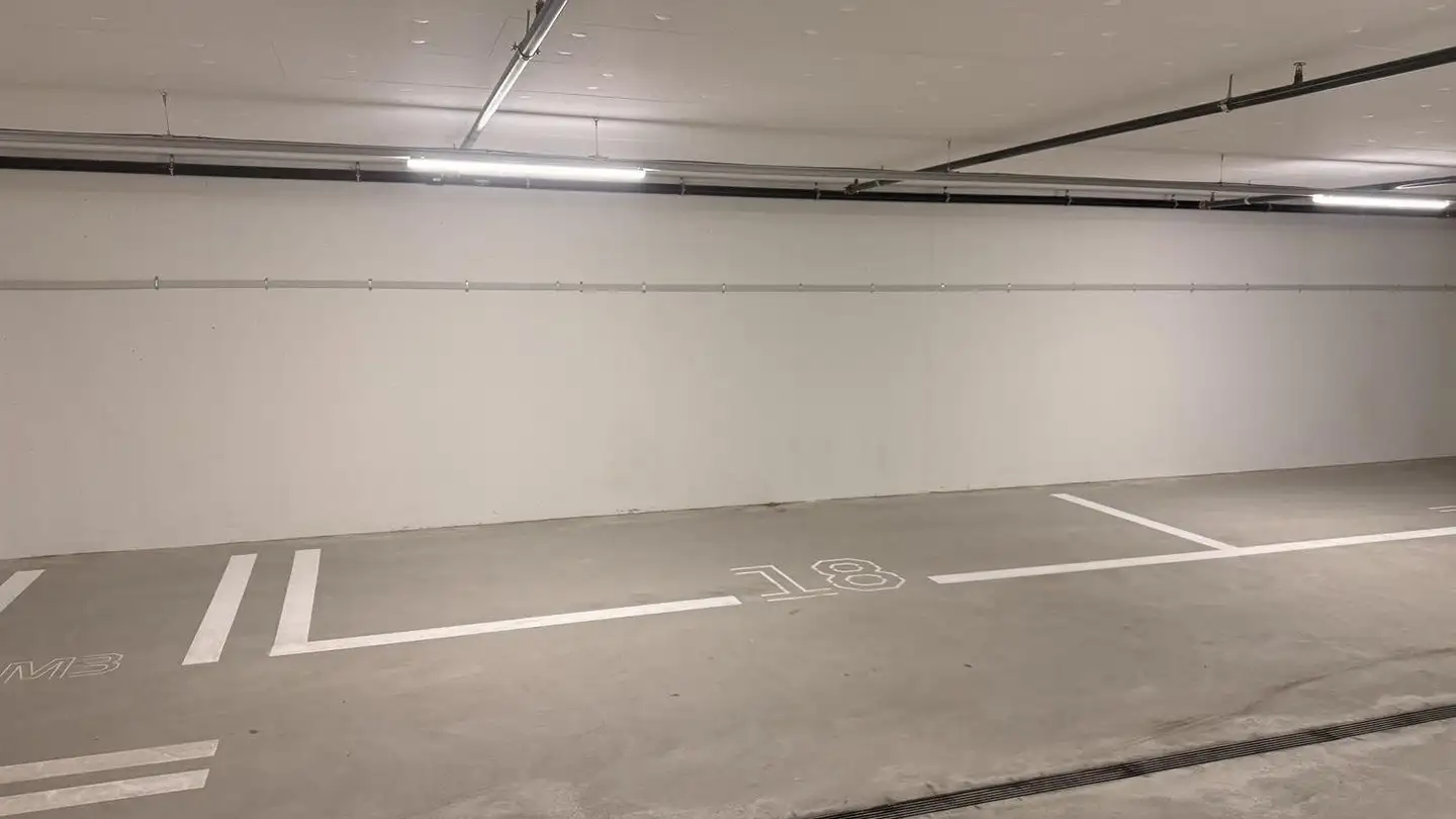 Outdoor parking space for rent - Am Mattenhof 1, 6010 Kriens