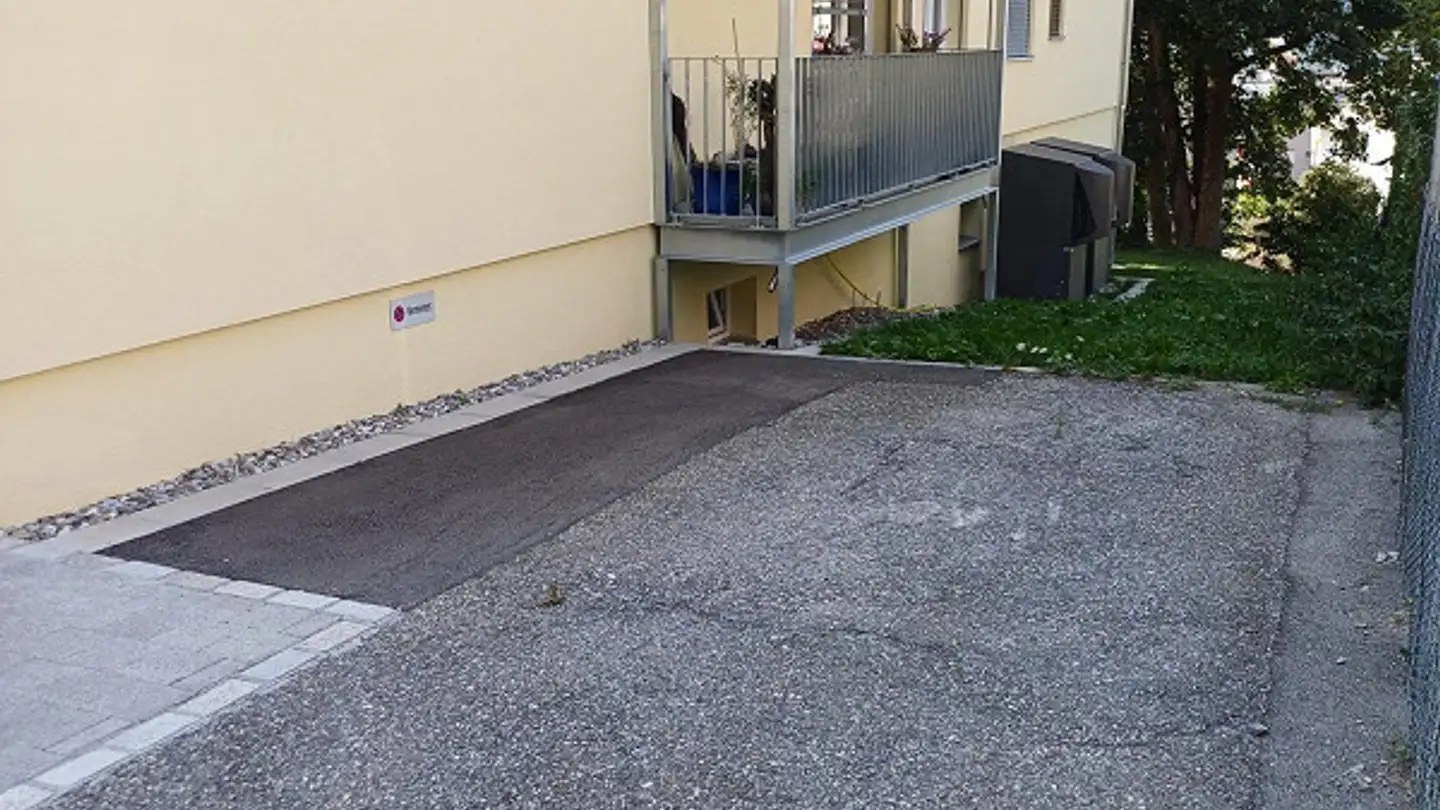 Place de parking extérieure à louer - Carmennaweg 11, 7000 Chur