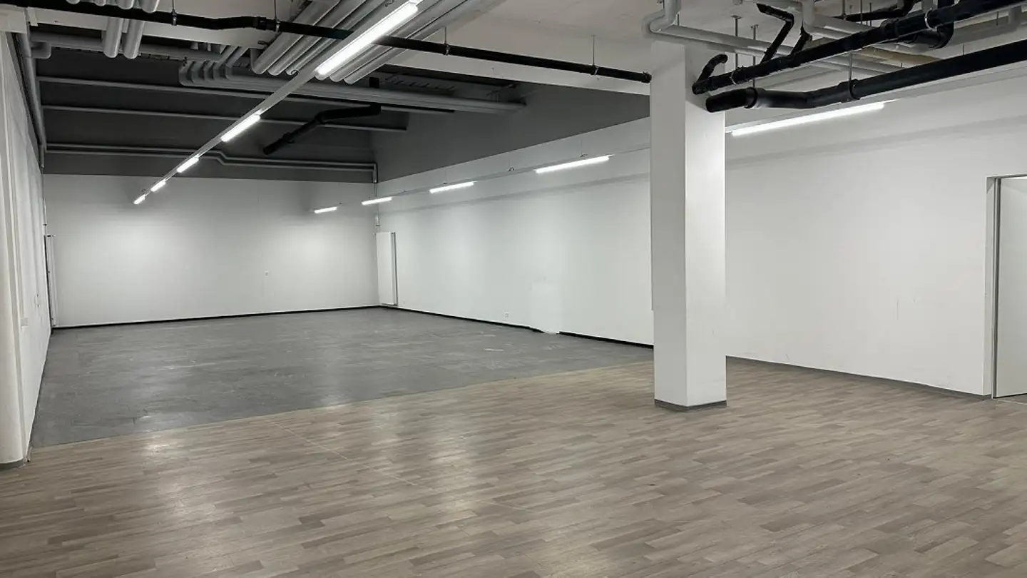 Commercial à louer - Via Santeri 9, 7130 Ilanz