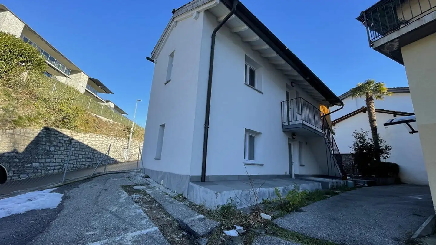 Apartment for sale - Via Cantonale, 6948 Porza