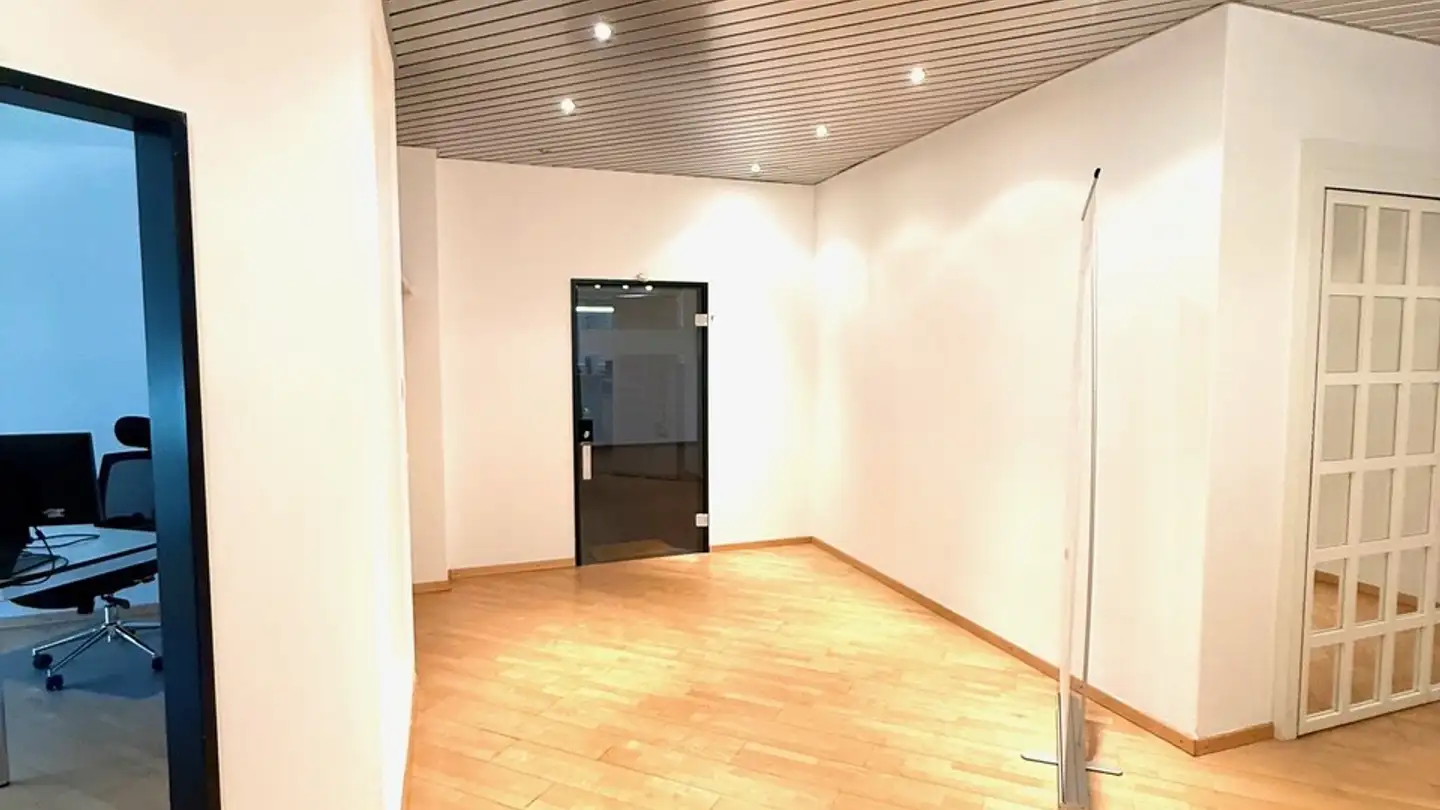 Office space for rent - Riedstrasse 1, 6330 Cham - Photo 4