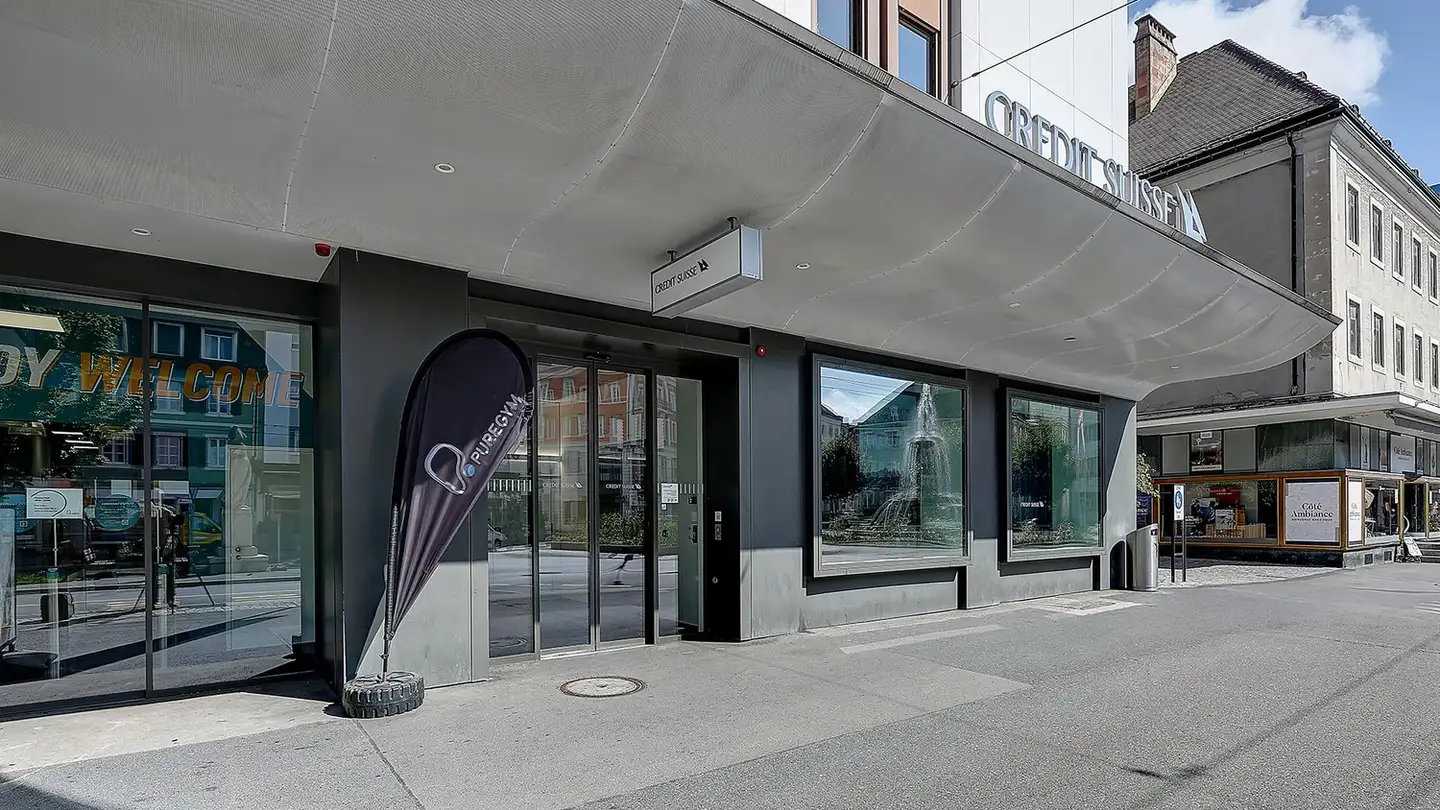 Geschäft mieten - Avenue Léopold-Robert 12, 2300 La Chaux-de-Fonds