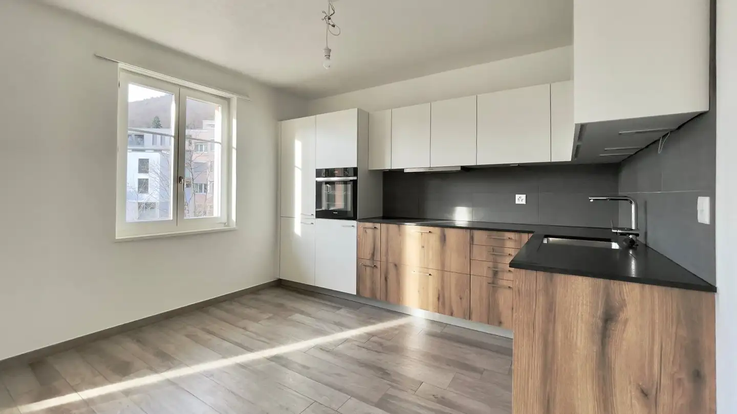 Apartment for rent - 2740 Moutier - Photo 2