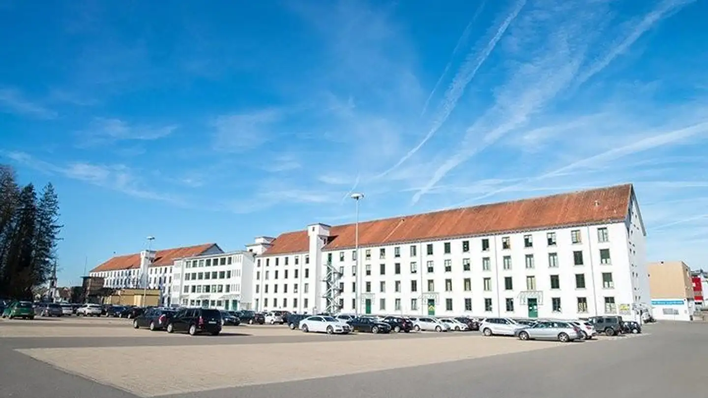 Outdoor parking space for rent - Haldenstrasse 5, 6340 Baar - Photo 2