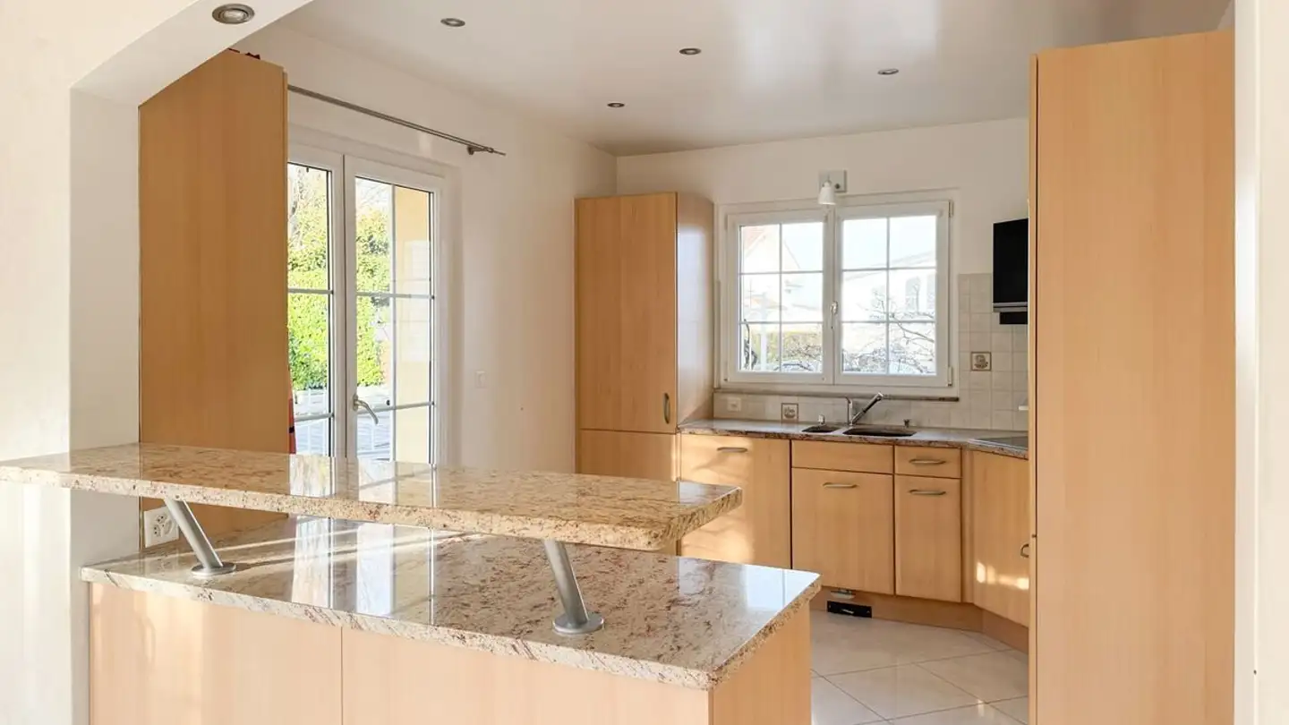 Row house for rent - 1868 Collombey - Photo 3