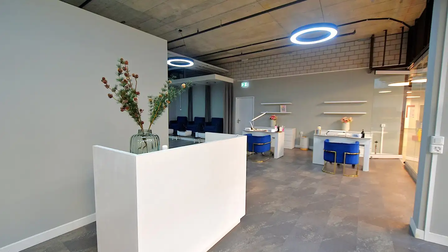 Hairdresser for rent - Grabenstrasse 4, 8184 Bachenbülach - Photo 2