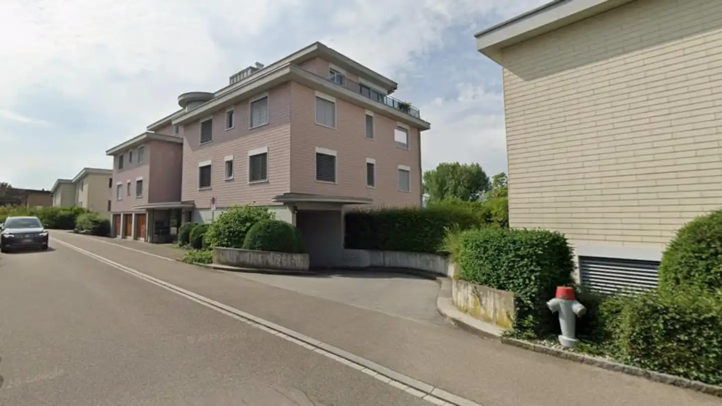 Place de parking extérieure à louer - General-Wille-Strasse 312, 8706 Meilen