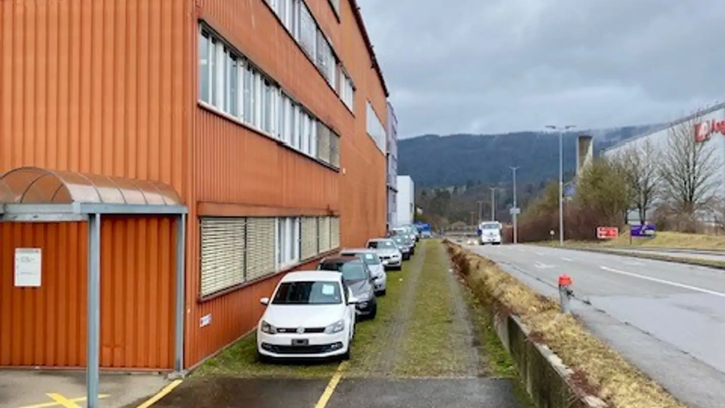 Underground parking space for rent - Lochackerstrasse 6, 8424 Embrach - Photo 3