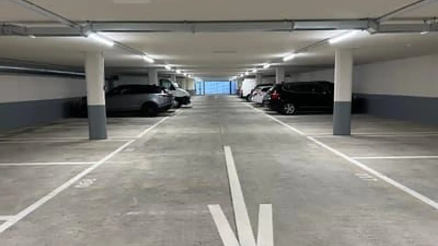 Place de parking souterraine à louer - Waldstrasse 15, 3052 Zollikofen