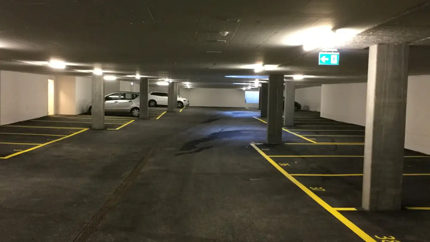 Tiefgaragenstellplatz mieten - Ammerswilerstrasse 31a, 5600 Lenzburg - Foto 2