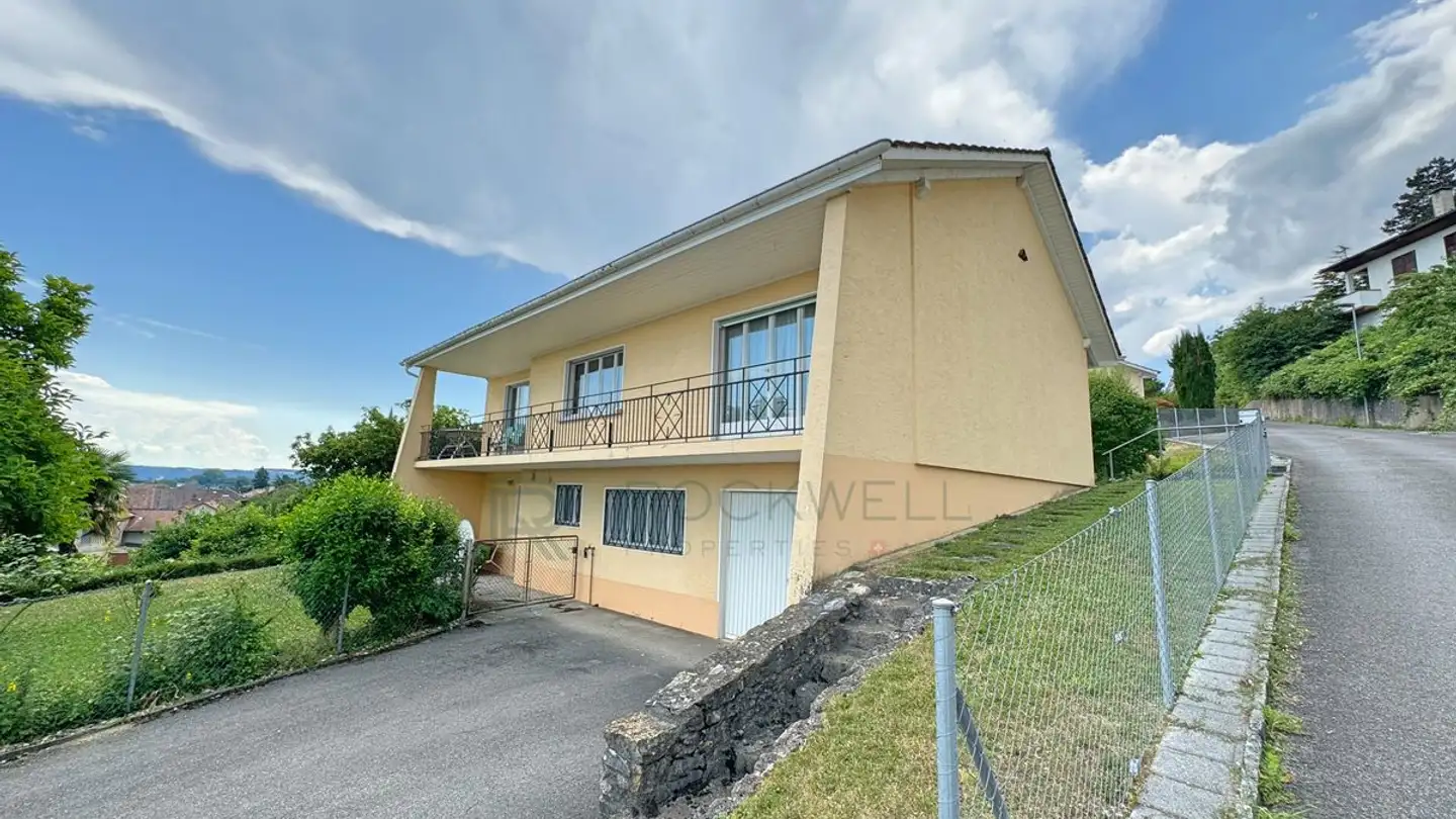 Single house for sale - 1422 Grandson