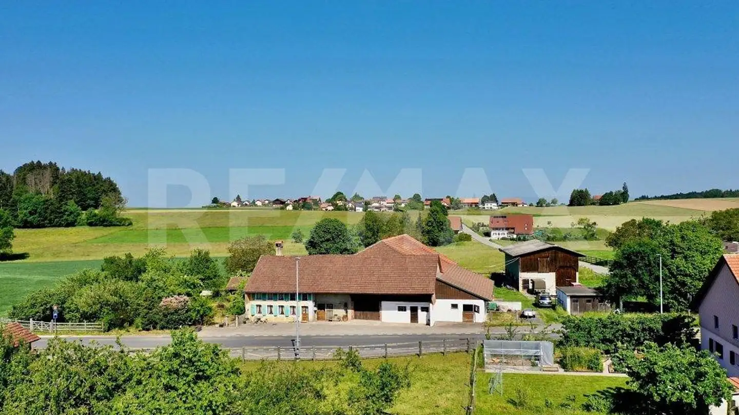 Single house for sale - 1670 Esmonts - Photo 2