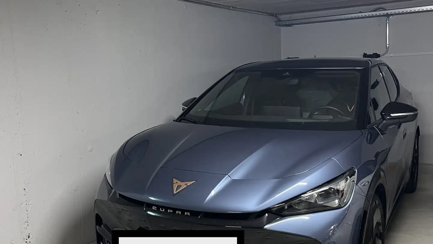 Single garage for rent - In Der Wässeri 30, 8047 Zürich