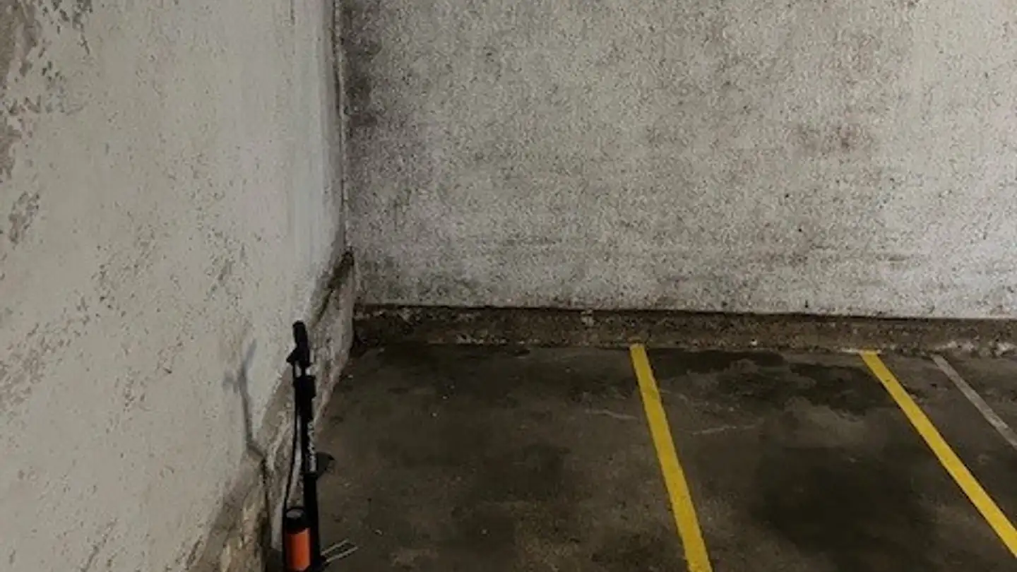 Place de parking extérieure pour moto à louer - Landskronstrasse 62, 4056 Basel
