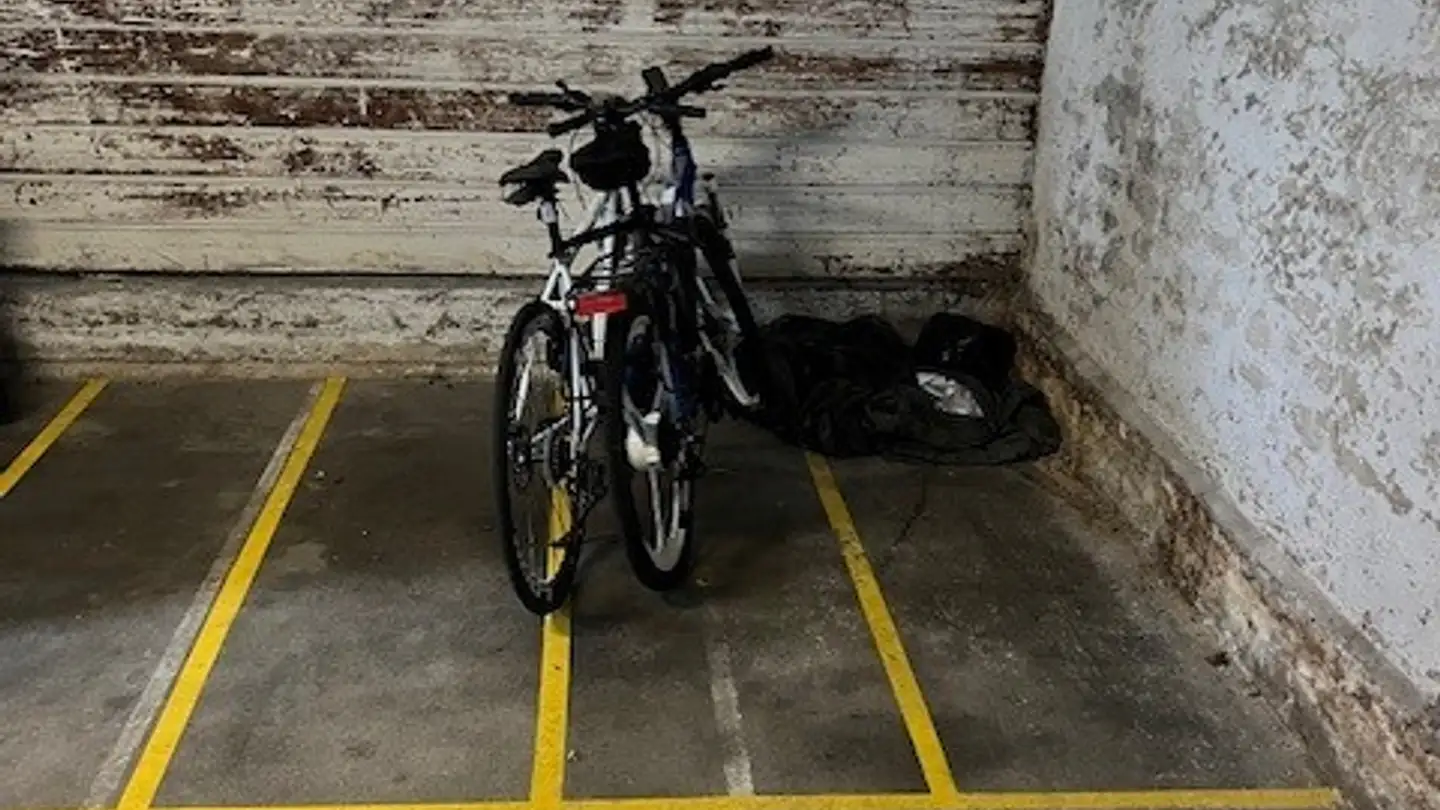 Place de parking extérieure pour moto à louer - Landskronstrasse 62, 4056 Basel - Photo 2