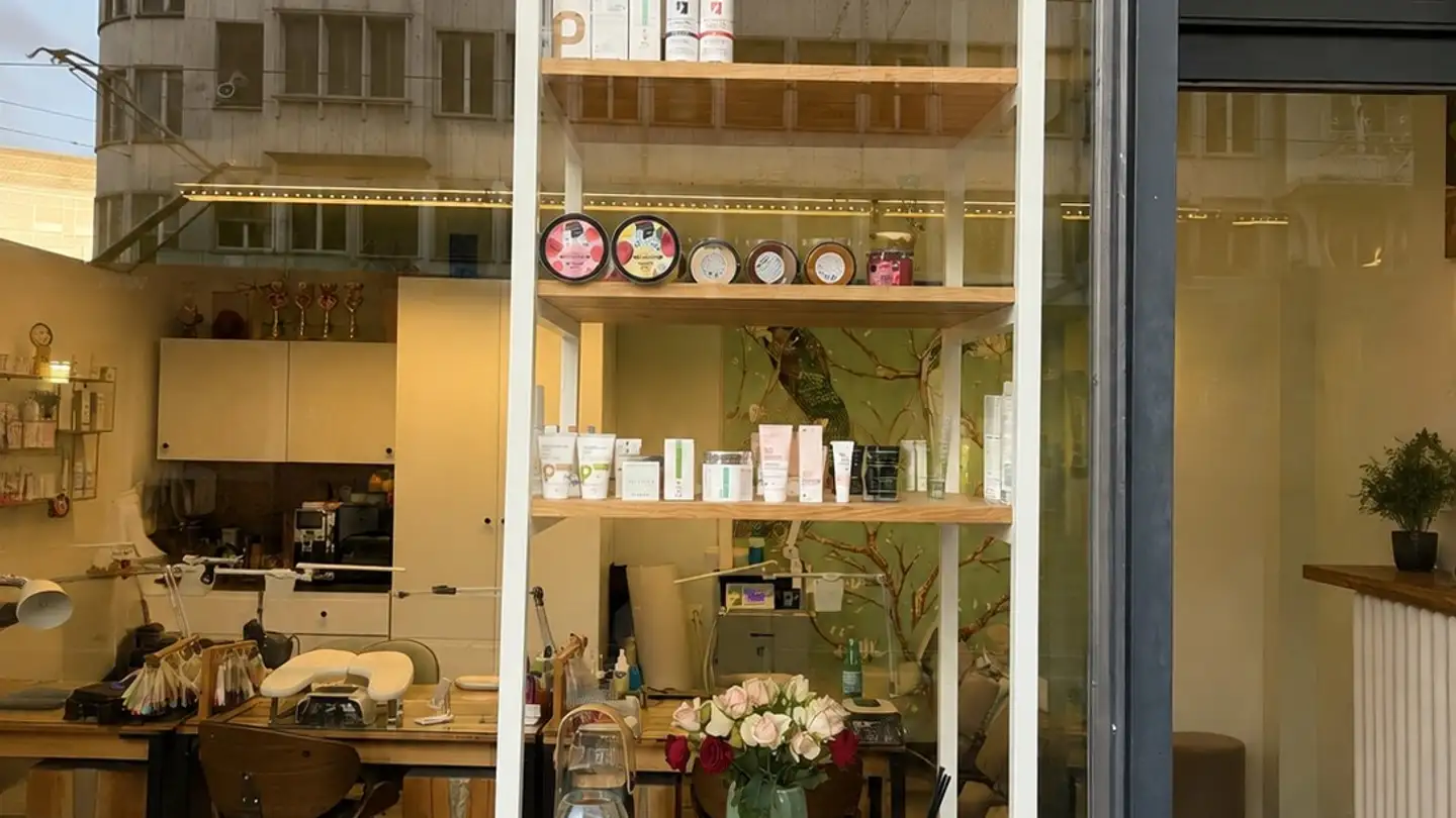 Commercial à louer - Stauffacherstrasse 25, 8004 Zürich