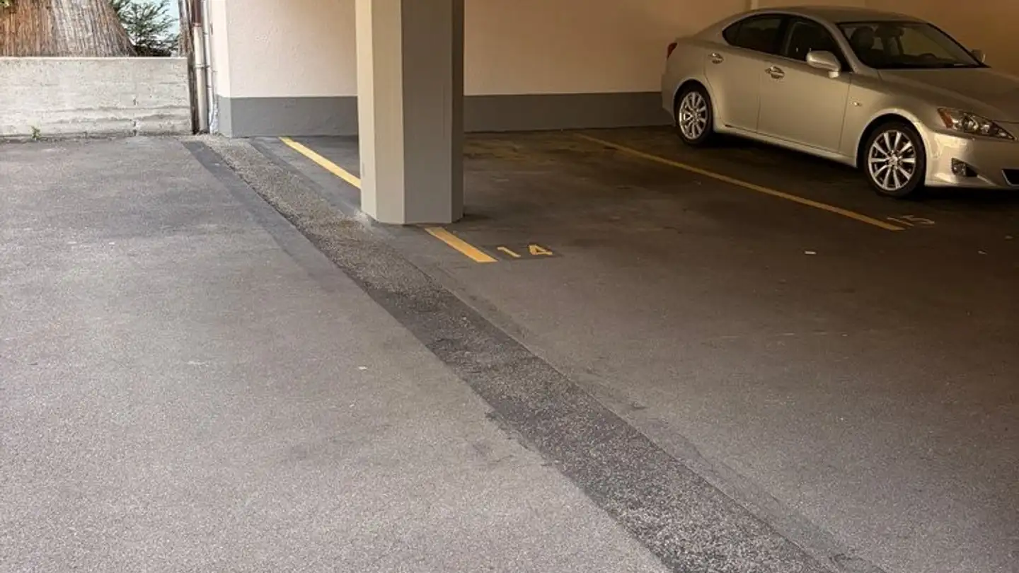 Place de parking extérieure à louer - Seefeldstrasse 194, 8008 Zürich