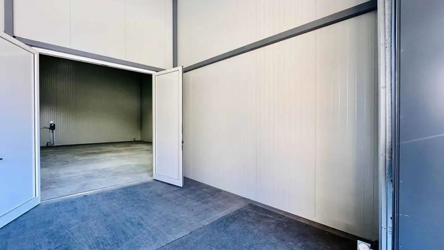 Mixed-use building for rent - 1920 Martigny