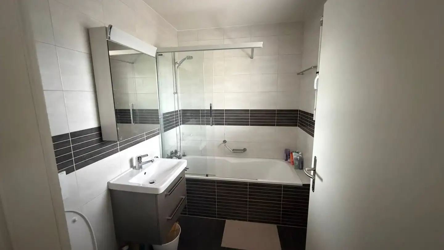 Single room for rent - Rue De La Gare 1b, 1196 Gland - Photo 4