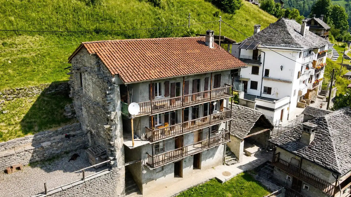 Einfamilienhaus kaufen - Spruga, 6663 Spruga