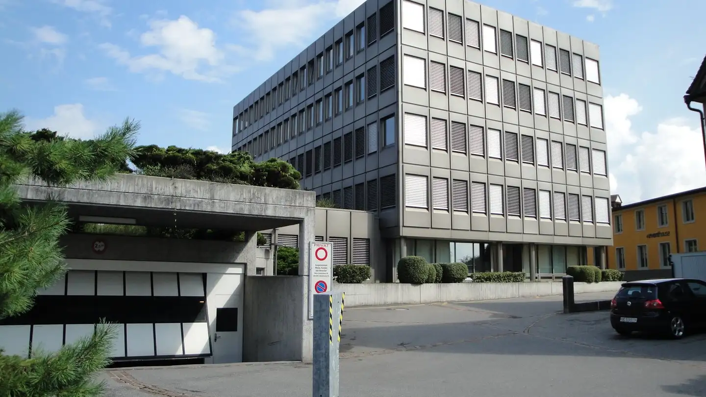 Bureau à louer - Neue Jonastrasse 59, 8640 Rapperswil SG - Photo 2