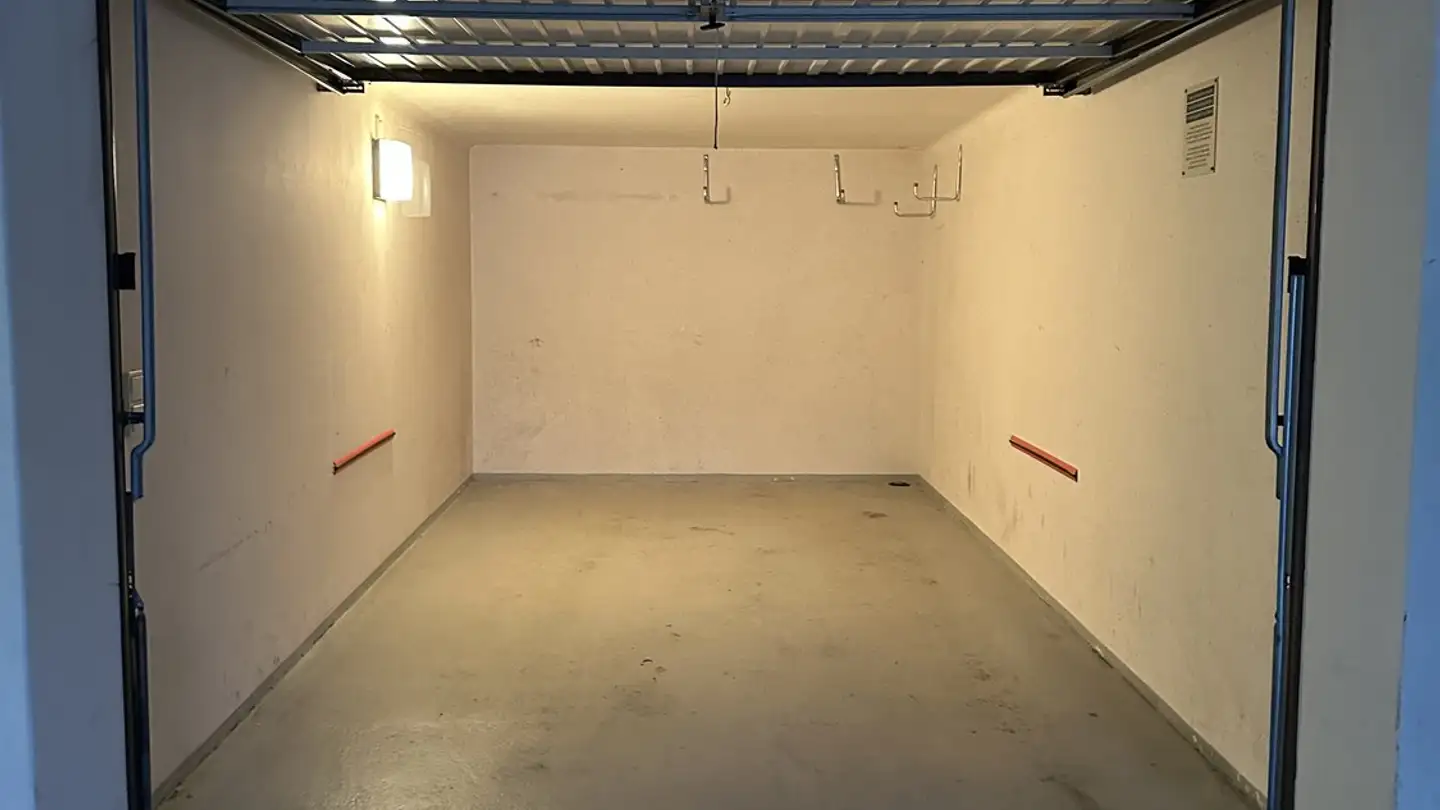 Single garage for rent - Fällandenstrasse 9b, 8124 Maur