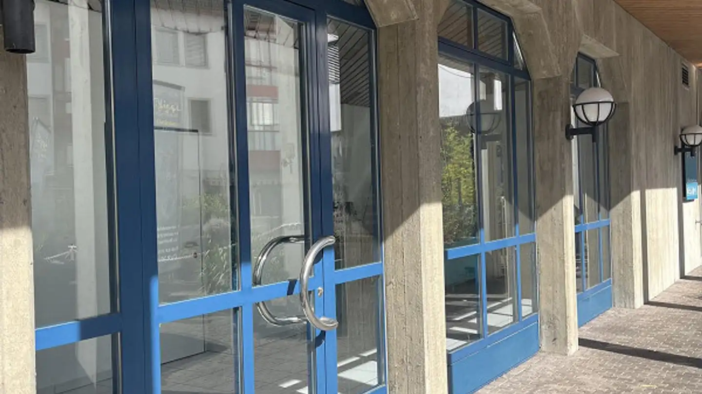 Shop for rent - Wildenstrasse 3, 8212 Neuhausen am Rheinfall - Photo 2