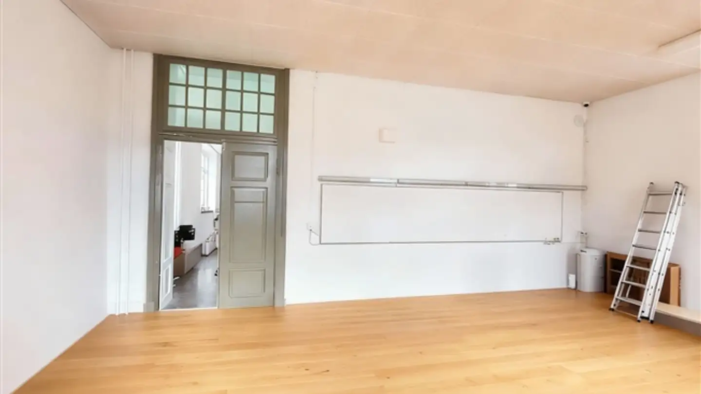 Office space for rent - Bahnhofstrasse 34, 8752 Näfels