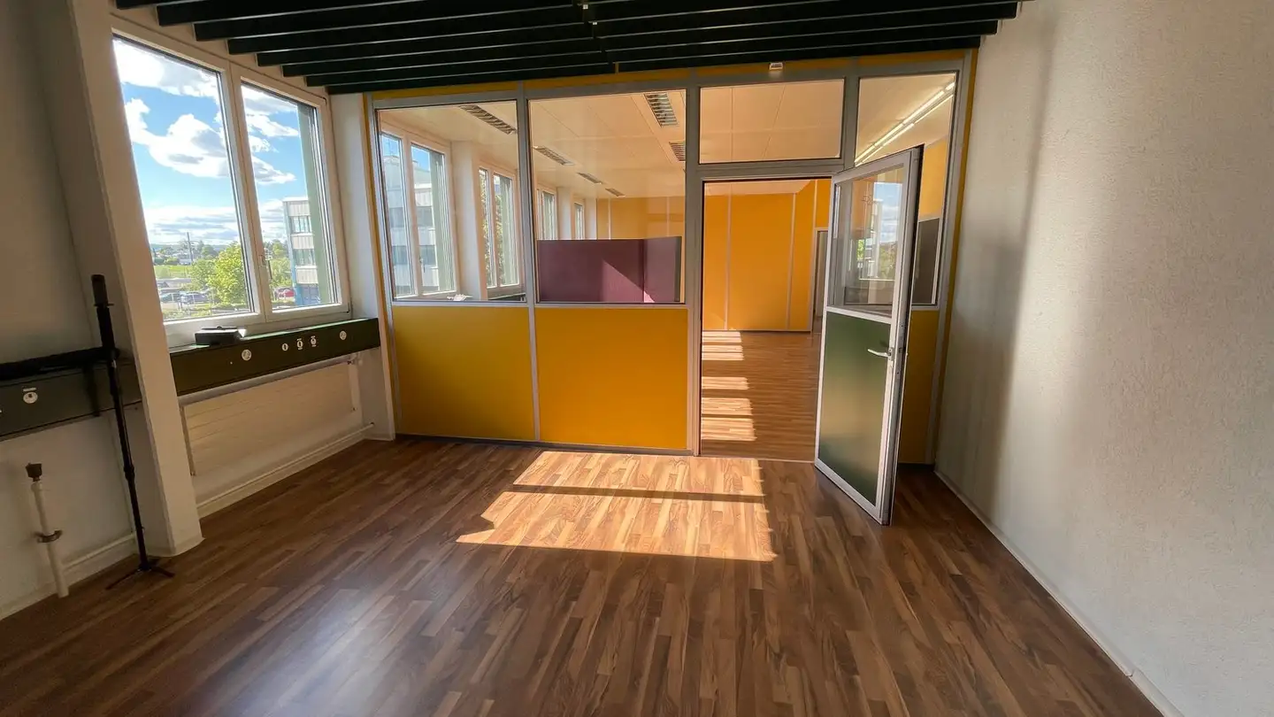 Office space for rent - Im Vorderasp 4, 8154 Oberglatt ZH - Photo 2