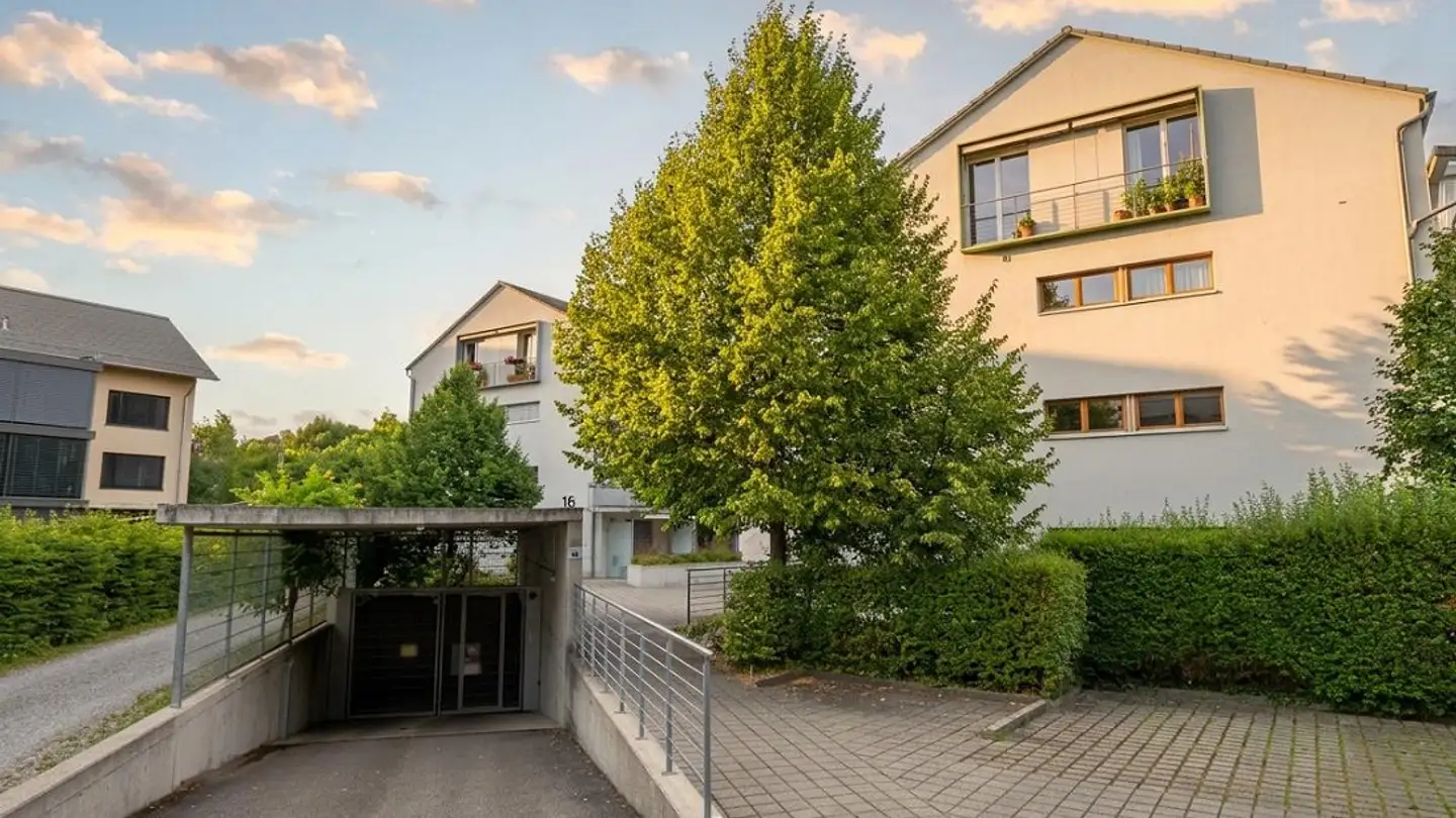 Place de parking souterraine à louer - Friedensgasse 14, 4144 Arlesheim