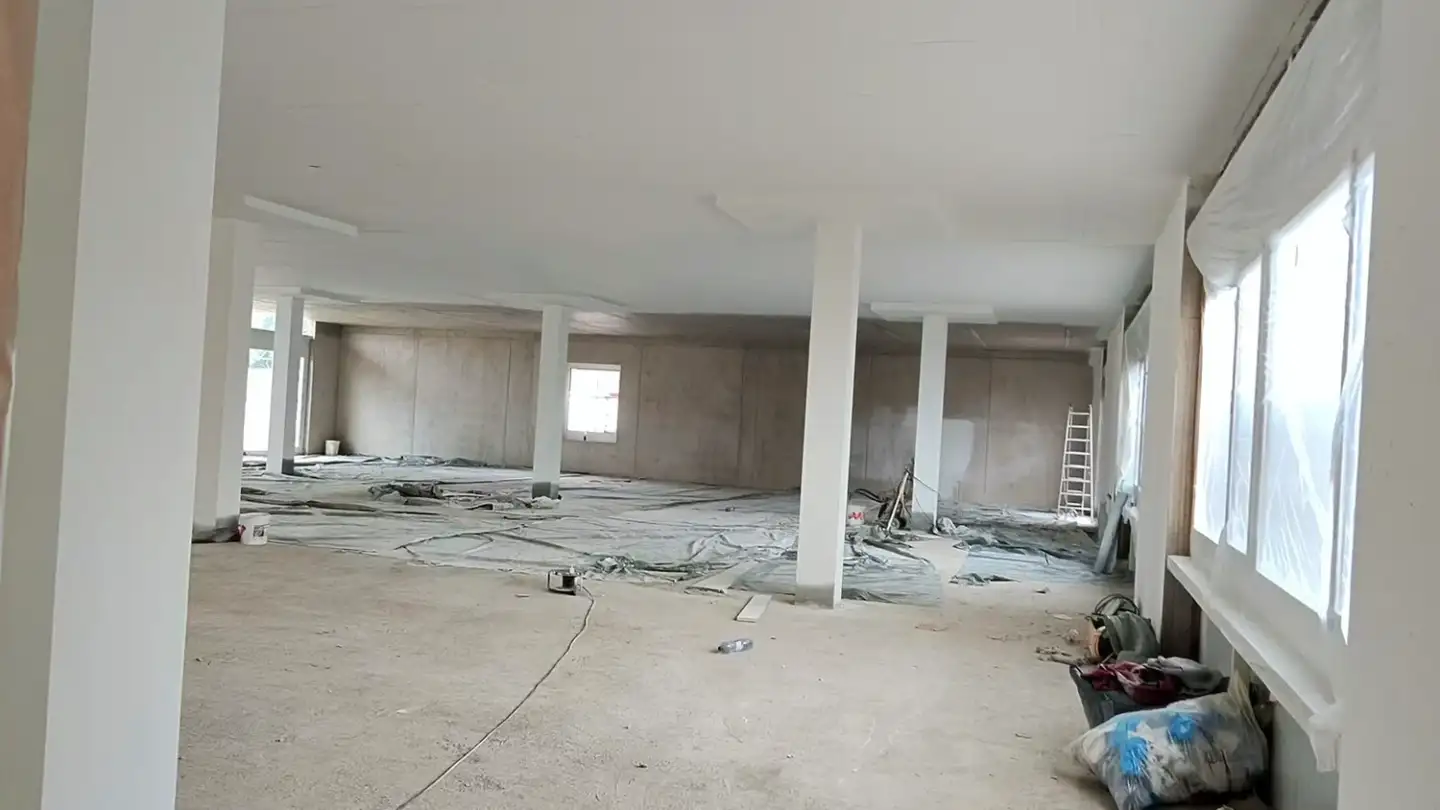 Commerciale in affitto - Alte Winterthurerstrasse 80, 8309 Nürensdorf