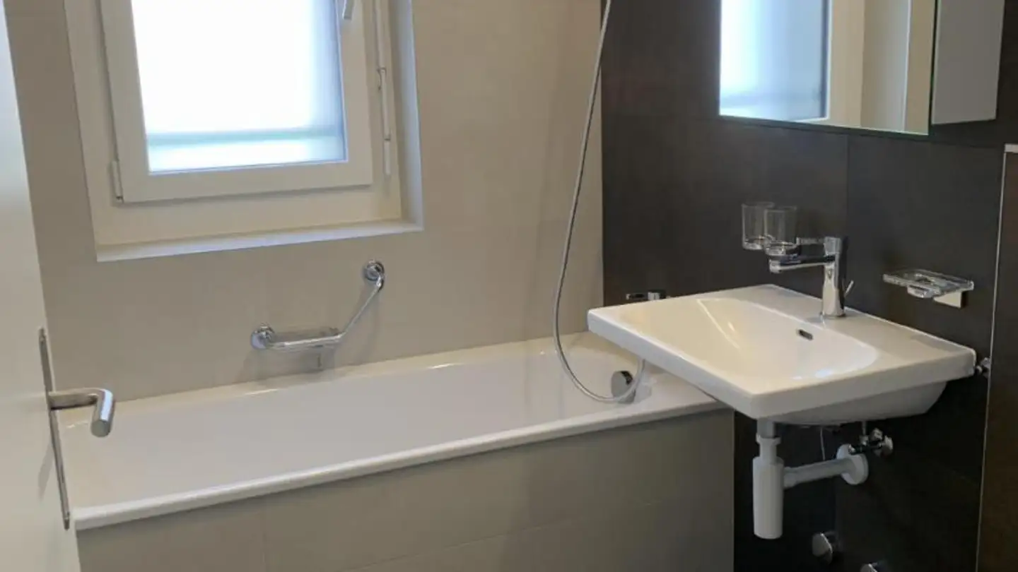 Apartment for rent - Avenue Léopold-Robert 152, 2300 La Chaux-de-Fonds - Photo 4