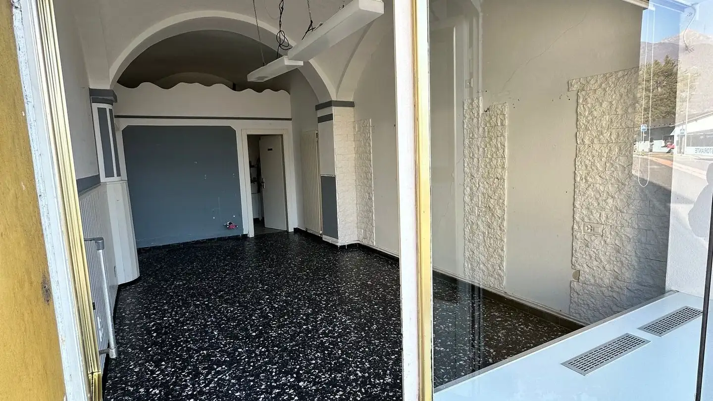 Parrucchiere in affitto - Via Cantonale 147C, 6573 Magadino - Photo 3